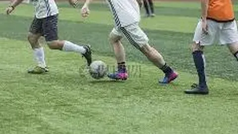 “11月26日：秋末金价抗跌，1小时横盘，4小时三角收敛态势延续！”