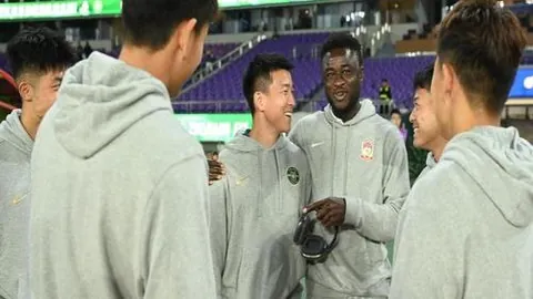 盛海鹏荣获亚冬会自由式滑雪U型场地男子技巧金牌